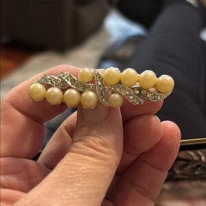 Elegant Pearl and Rhinestone Brooch